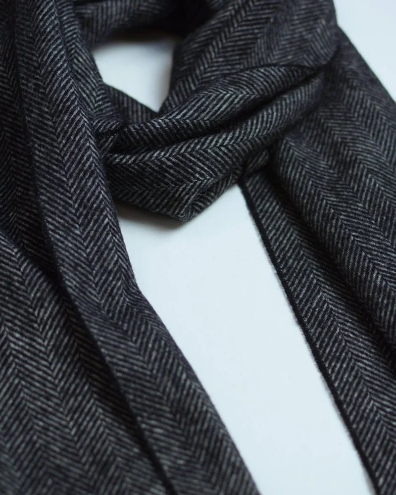 Lambswool Herringbone Scarf in Black & White